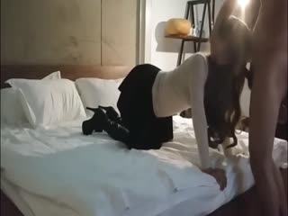 富翁白哥高价再战长筒靴外围小野模身材纤细嗲声嗲气动作温柔明星气质啪啪啪猛干很骚还用振动棒配合1080P原版