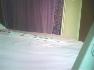 样子闷骚的96年的大三眼镜妹给她加一百块钱卖力的舔屁眼高潮时张开嘴叫爸爸射嘴里1080P高清原版