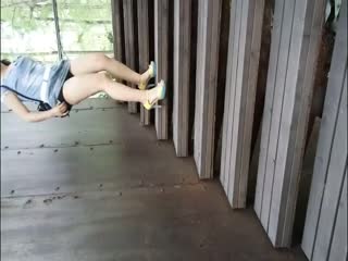 国产大师级作品带着师妹景区玩露出自慰被路人发现吓尿了