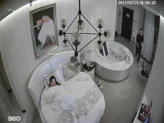 白色浴缸房偷拍很久没做爱的小年轻情侣一天干了4炮妹子的叫声听起来很享受