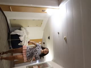 摄影师 单纯清秀美女丝模诗蓝宾馆大胆私拍摄影师让用丝袜套手上自慰淫水泛滥