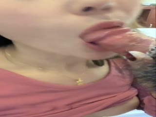 颜值不错少妇约炮双人啪啪 露奶口交开裆肉丝大力抽插上位骑乘